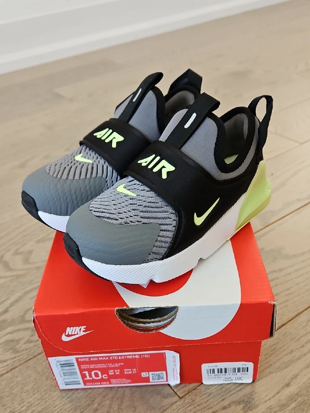 Nike Kids Air Max 270 Extreme Sneakers - Gray/Neon Green-Yellow/Black - Sz 10 - Picture 1 of 6